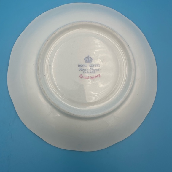 Royal Albert c.1935 KENTISH ROCKERY PATTERN Saucer Only Fine Bone China - Picture 2 of 2